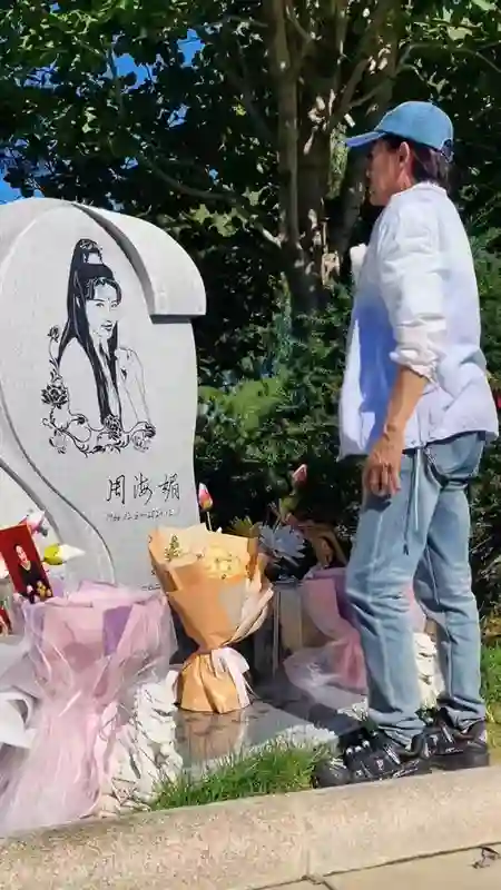 香港影坛最后一位全才：捧红成龙、王家卫，却历经人生悲苦