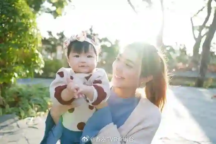 48岁TVB视帝爱妻患怪病缠扰逾月！网民猜测患一病需长期服药