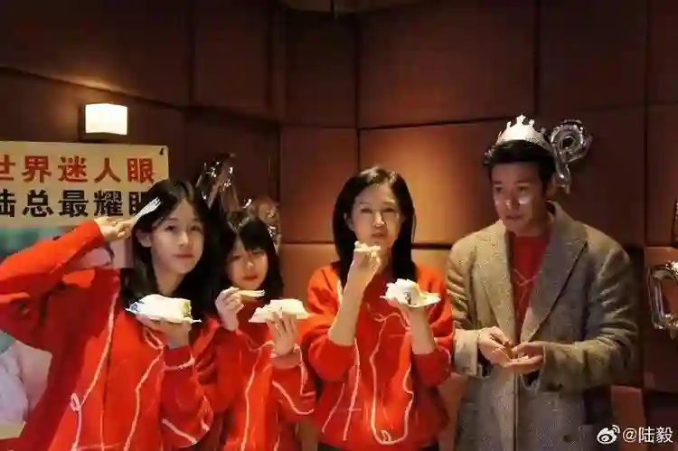 陆毅怎么也没想到，年仅16岁的女儿贝儿，现在已经为自己争光了！