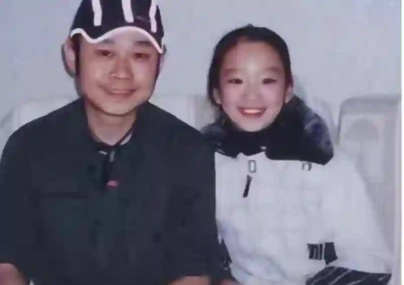 杨娜抛夫嫁富商 30 年，刀郎 