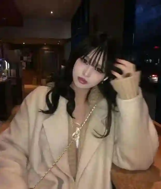 汪峰的大女儿集中了父母的优点，越大越美，简直是绝世美女