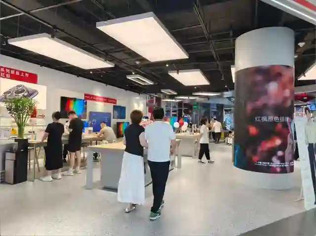 这届高考生在线下买手机：不喜尬吹，不追品牌，不被忽悠