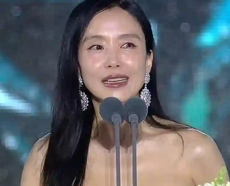 这一夜：宋慧乔气质绝，IU胖了，玄彬肿了，张娜拉咋长这样