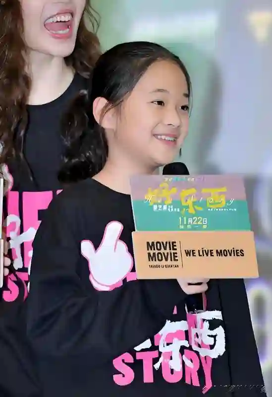 50岁梅婷做梦也没想到，自己12岁女儿如今已经开始为她争光了