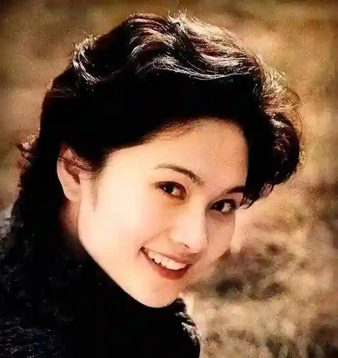 演员赵娜曾和刘晓庆齐名，二婚又离婚让人惋惜，实则69岁知性优雅
