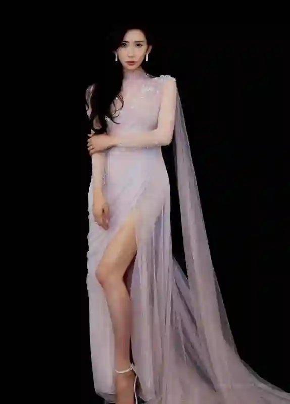 从台湾第一美女到人生赢家，她的星途与情路为何总在争议中突围？