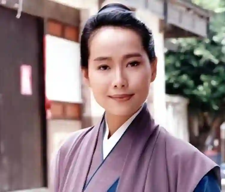 叶童凌晨官宣重要消息，决定退出巡演，撕开了赵雅芝最后“体面”