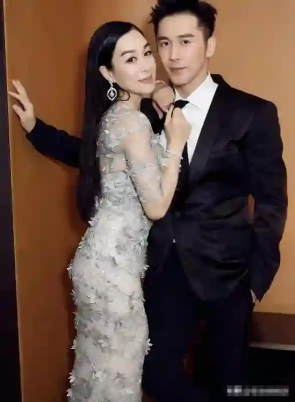 张伦硕霸气回应：娶大12岁离异带三娃无生育能力钟丽缇 并不是图钱
