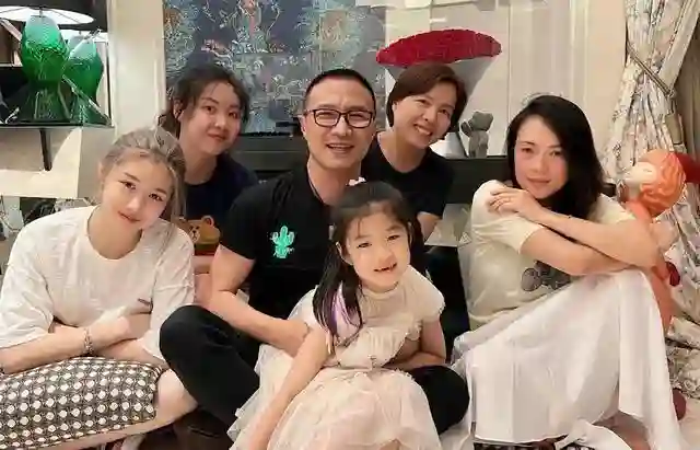 太牛了！53岁汪峰再当爸？5个孩子4个妈，还有没名分抱憾自杀的她