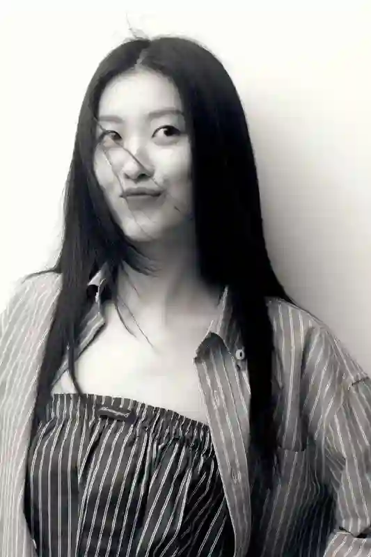 陈奕迅女儿出道照，五官结合了爸妈优点，网友：有全智贤那味了