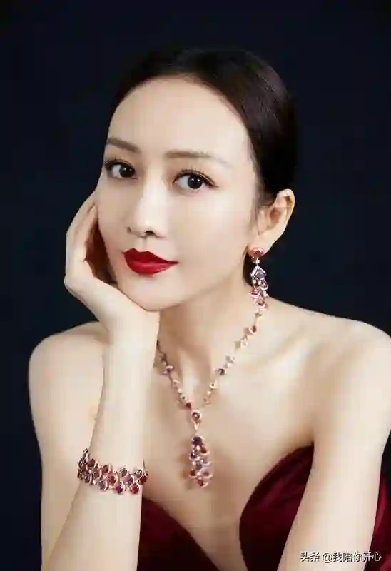 王鸥生娃已一年多，<em>何九华</em>近日首次在节目中回应：我还没有结婚！