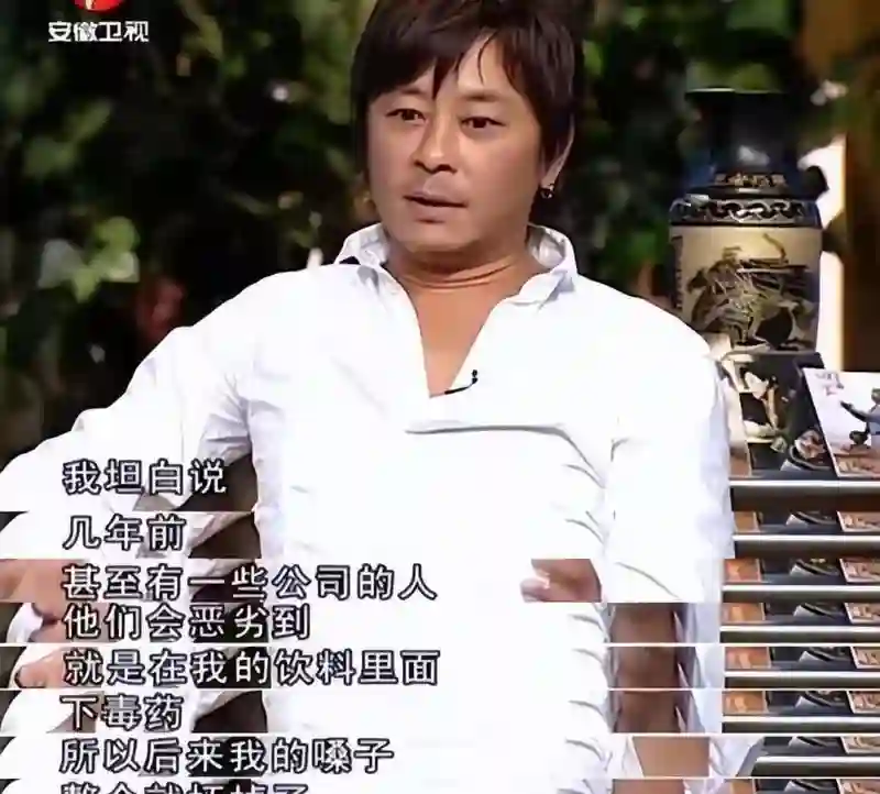 王杰是谁毒哑的？24年后王晶讲述“真相”，谢贤为此曾背黑锅多年