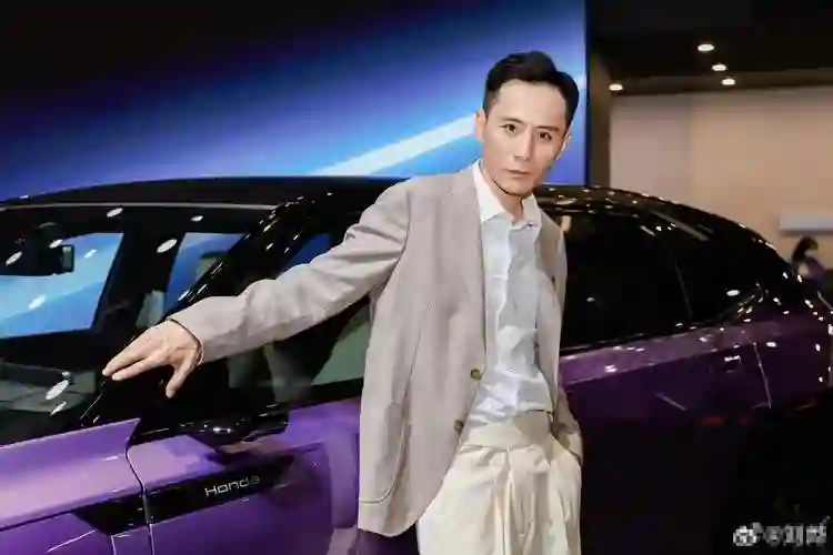 面相全变了！再看46岁章子怡大学合影，才知骨相和皮相老去的差距