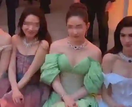 罗马这一夜，刘亦菲的“水桶腰、麒麟臂”是对内娱畸形审美的反击