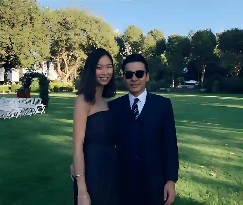 霍启刚弟弟在曼谷大婚！嫂子郭晶晶忙前忙后，妯娌相处好全家开心