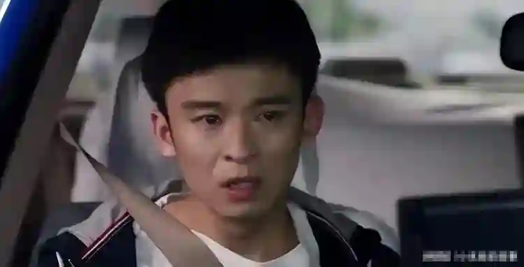 长相一般演技平平，却能让孙俪赵丽颖轮流为他搭戏，董子健不一般