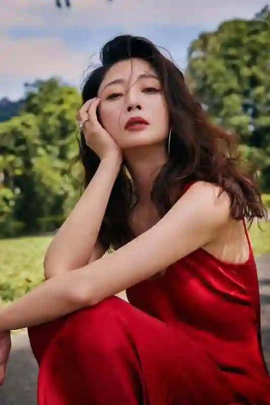 殷桃：演员中的女老板，有过多段情史，如今早已过上神仙般的生活