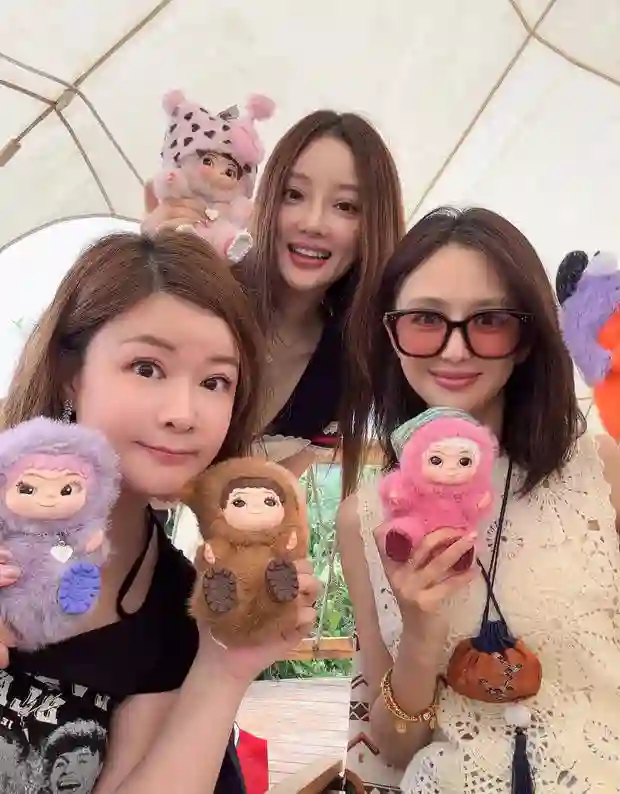 杜华章子怡佟丽娅陈好同框过六一！女神聚会上演“梦幻联动”