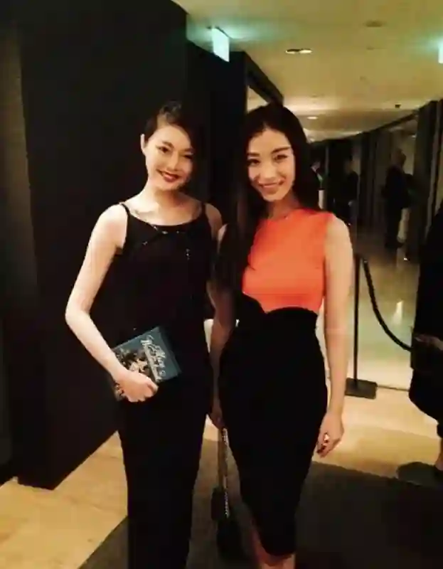 晚晚直播再掀争议：红极一时的“豆瓣三大女神”，为何全塌房了？