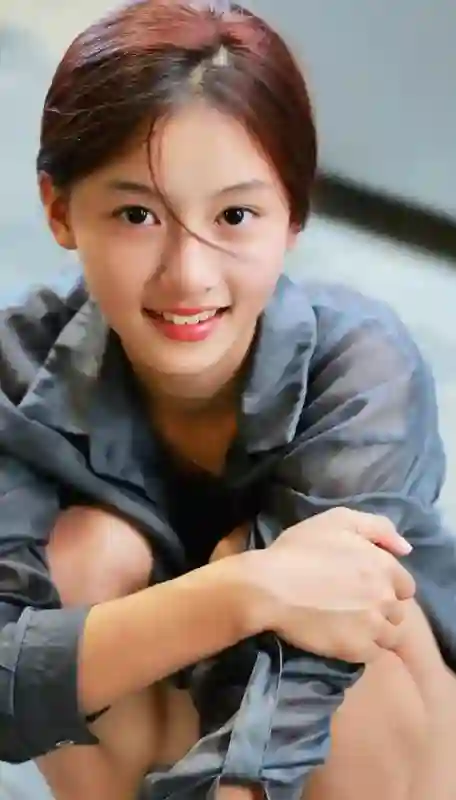 少女撞脸张柏芝走红，商演2小时疑赚8000元，被于正暗讽急于捞金