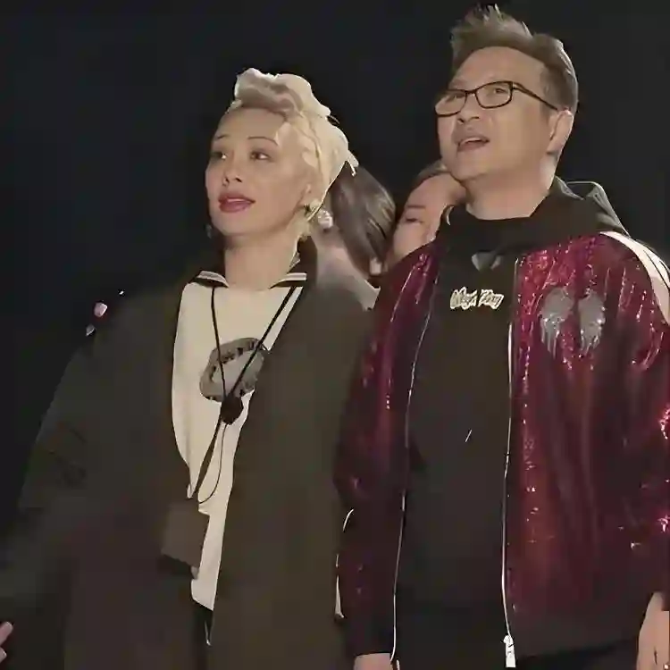 宁静回应“牵手门”，一句话揭露汪峰处境，终于替章子怡扳回一局