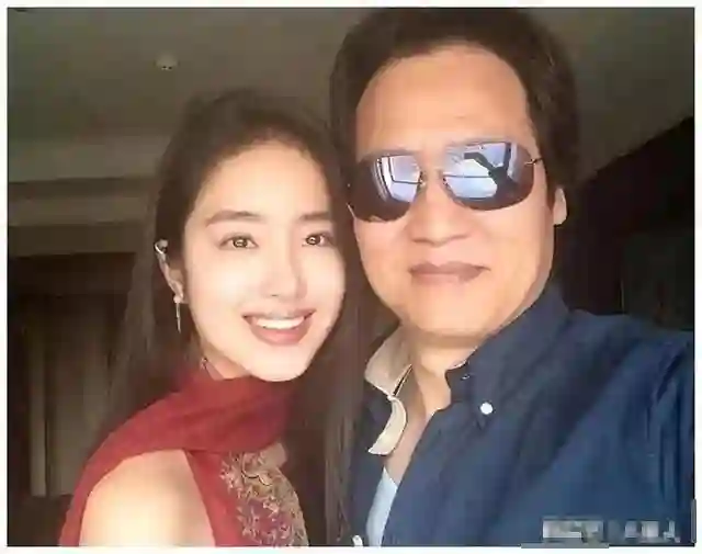 母女通吃?陈金飞和刘亦菲母女都有绯闻,跟杨采钰分手,再捧刘亦菲