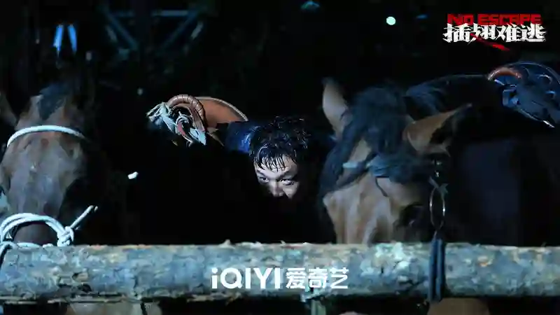 电影《插翅难逃》打戏帅爆，断臂警察独战悍匪冲上热搜