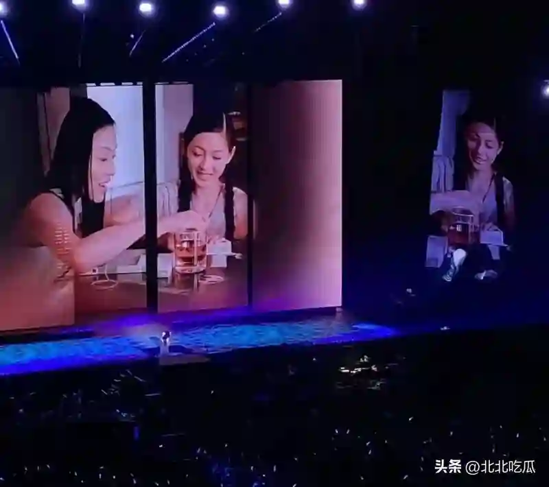 糗大了！众星缅怀大S是假象，小S凌晨4点求人记录曝光，范范挨骂