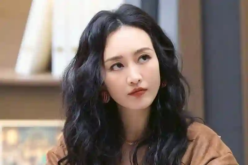 没分手？王鸥看何九华话剧，坐最佳位置不避讳，男方4月曾说未婚