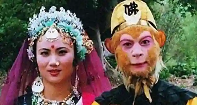 六小龄童为34岁女儿婚事发愁，女儿颜值曝光，才发现为啥没人敢追