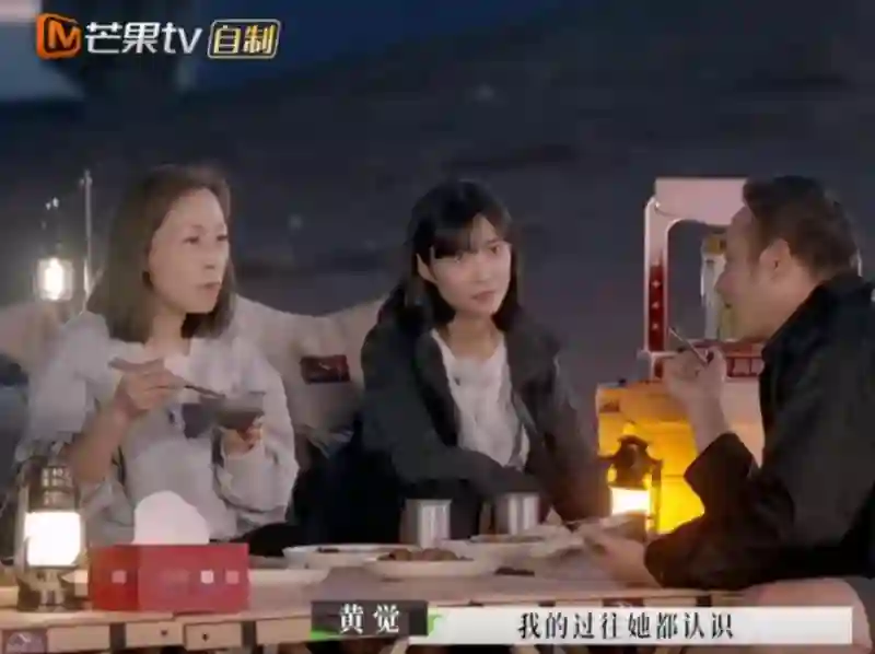 还记得黄觉的儿子小核桃吗，比爸爸还高了？