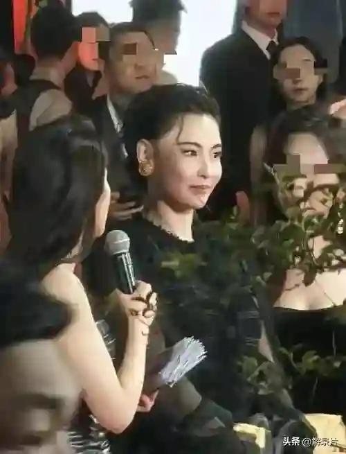 刘嘉玲张柏芝同台不交流，气氛尴尬，孙红雷频频避视线
