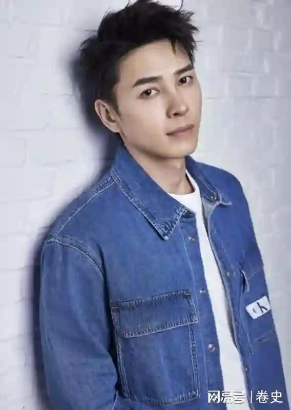 仅仅2个月像换了个人，产后复出的吴谨言，终究是走了杨幂的老路