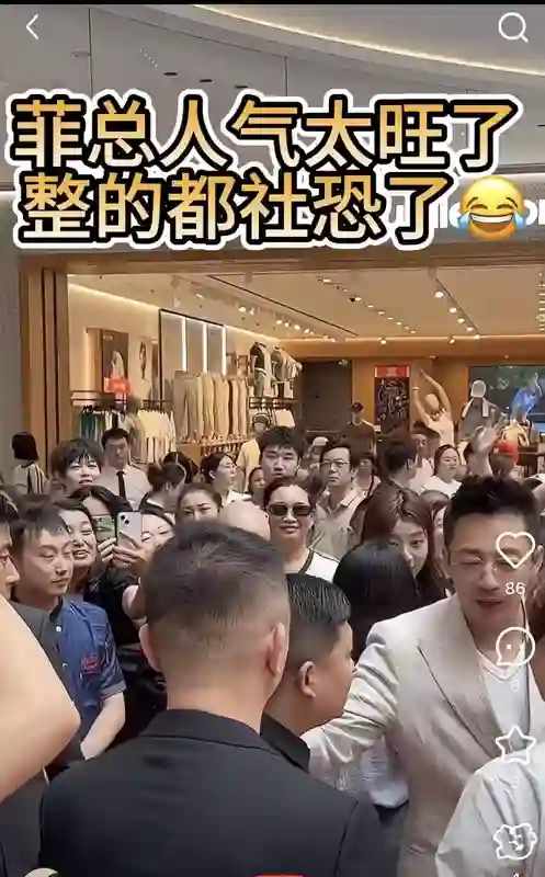 汪小菲马筱梅带孩子来内蒙：小玥儿穿藏服太像大S，筱梅白色衣服很仙