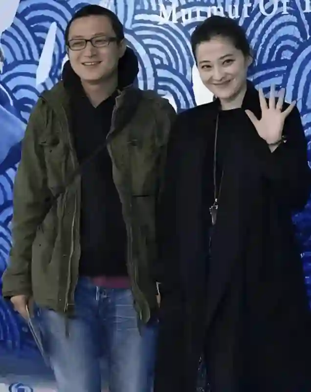 梅婷北京的豪宅内景曝光，十个人住一栋别墅，屋里有些杂乱