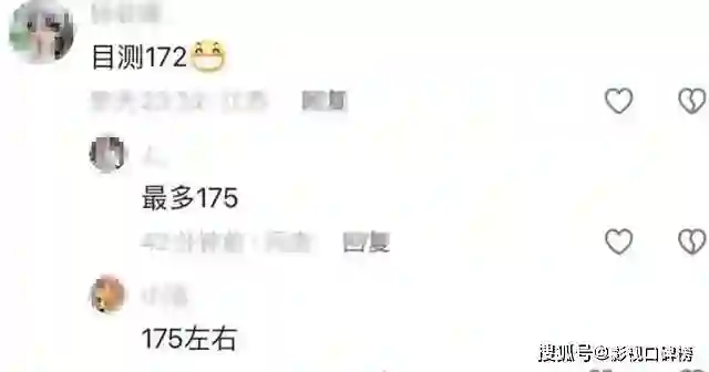 51岁刘恺威现身江苏，少年感十足，有网友质疑其戴假发纹眉毛