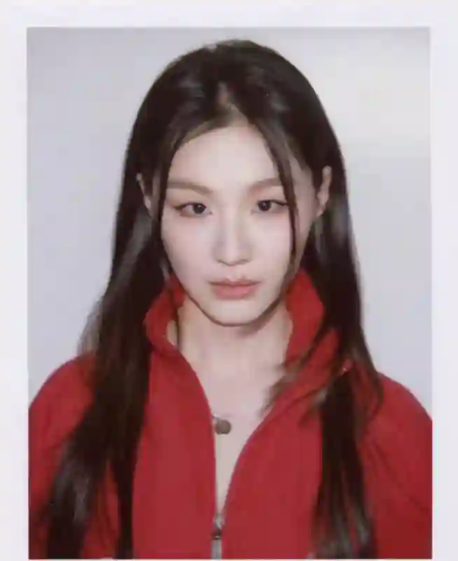搞笑女艺人也开始营销颜值路线，试图洗脑网友，那么金靖算得上是娱乐圈的大美女吗？