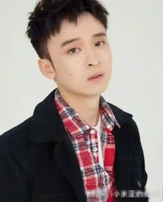 长相一般演技平平，却能让孙俪赵丽颖轮流为他搭戏，董子健不一般