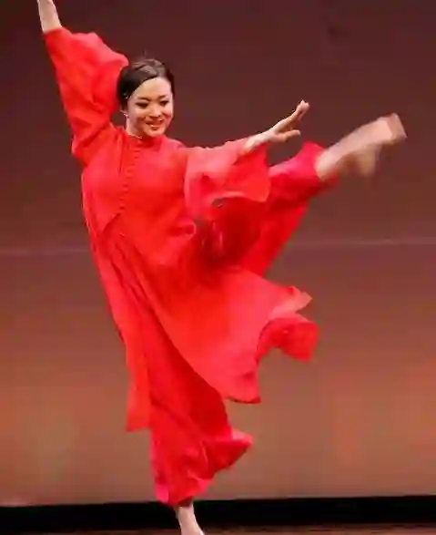 逃到国外半年后，57岁金星近照曝光，这一次大众还能原谅她吗？