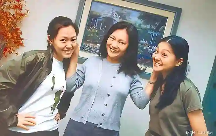 S妈倒下了！现身医院打强心针，S家人是该“放弃”具俊晔了！