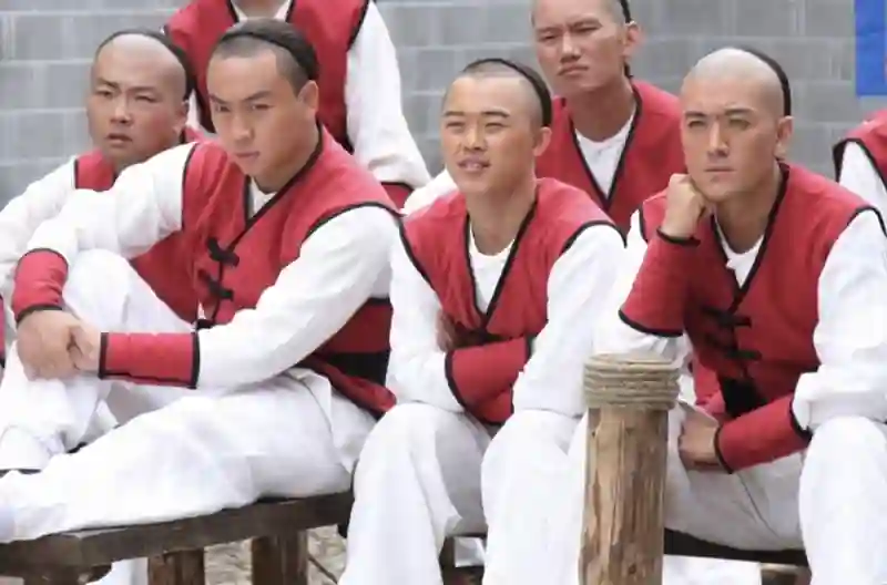 黄圣依也没想到吧？离婚才6个月，她的前夫杨子越来越“抽象”了