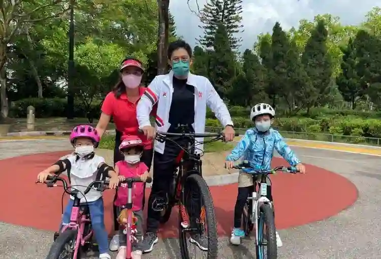 考古章子怡霍启山：看似天生一对，如今才知他俩根本不是一路人