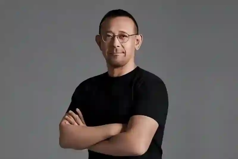 同是姜文的小孩，将法国前妻女儿和周韵儿子放在一起，差距太明显