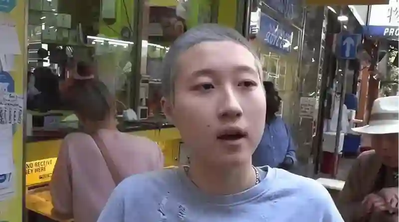 71岁成龙再陷私生子风波！女方身份被曝光，曾与林青霞齐名