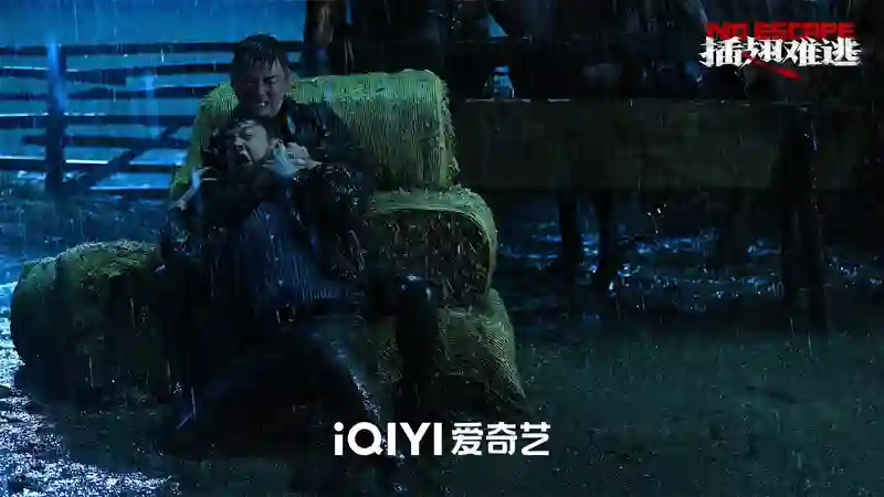 电影《插翅难逃》打戏帅爆，断臂警察独战悍匪冲上热搜