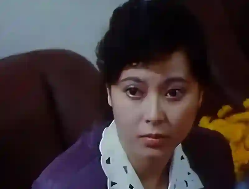 历经三十五载，73岁唐国强终于迎来报应，原配孙涛得以安息