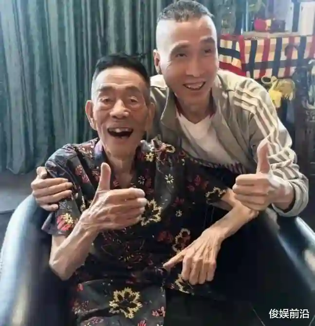 杨少华走了，相声圈集体“守夜”：这位没脾气的老头，凭啥让全网掉眼泪？