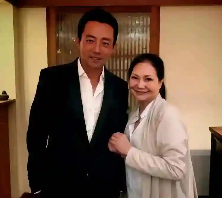 S妈曝大S雕像明年可落成，具俊晔天天去墓地陪伴，重情重义好男人