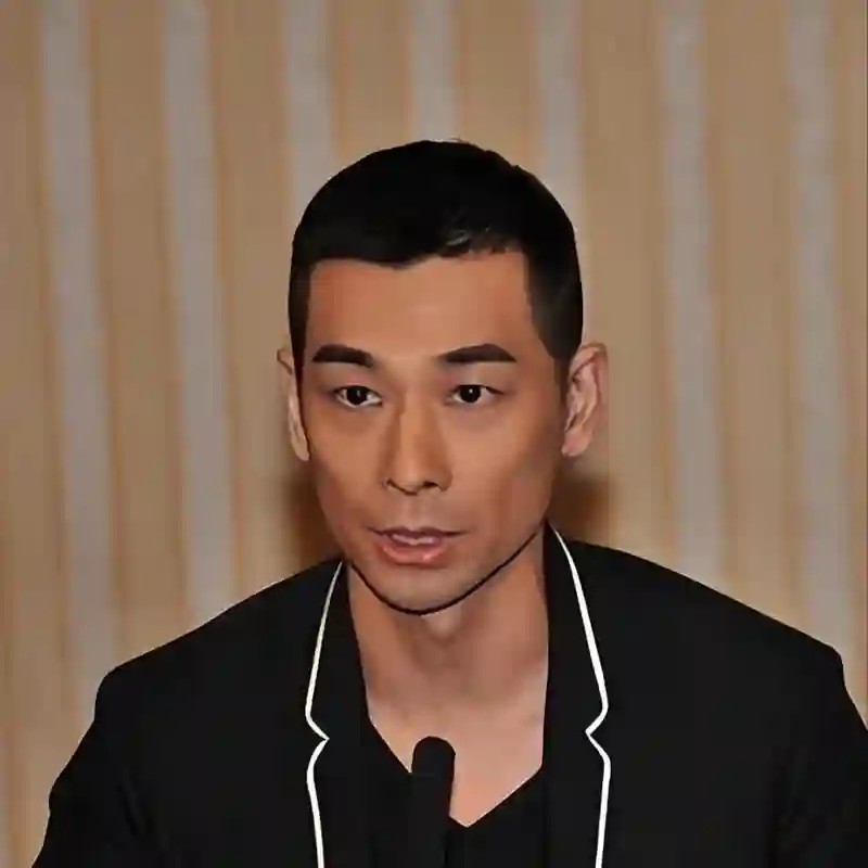 6对男星势同水火：王思聪汪小菲互怼，富二代恩怨深