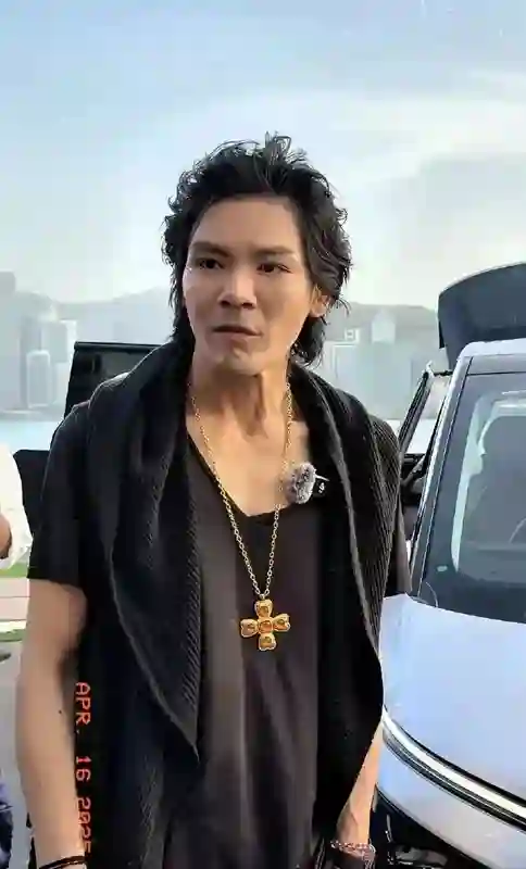 向佐似乎整容失败，根本没眼看，郭碧婷血亏，这根本不是钱的事!